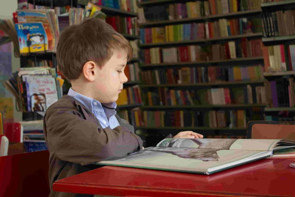 Cách dạy con tạo thói quen đọc sách