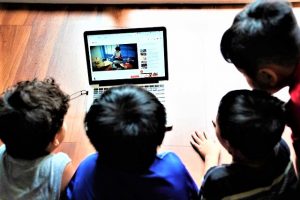 Số trẻ em bị tấn công mạng tăng cao, nhưng rất ít phụ huynh giáo dục “an toàn trực tuyến” cho con